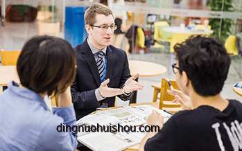 你是否支持英语退出主科地位，理由及解决方案